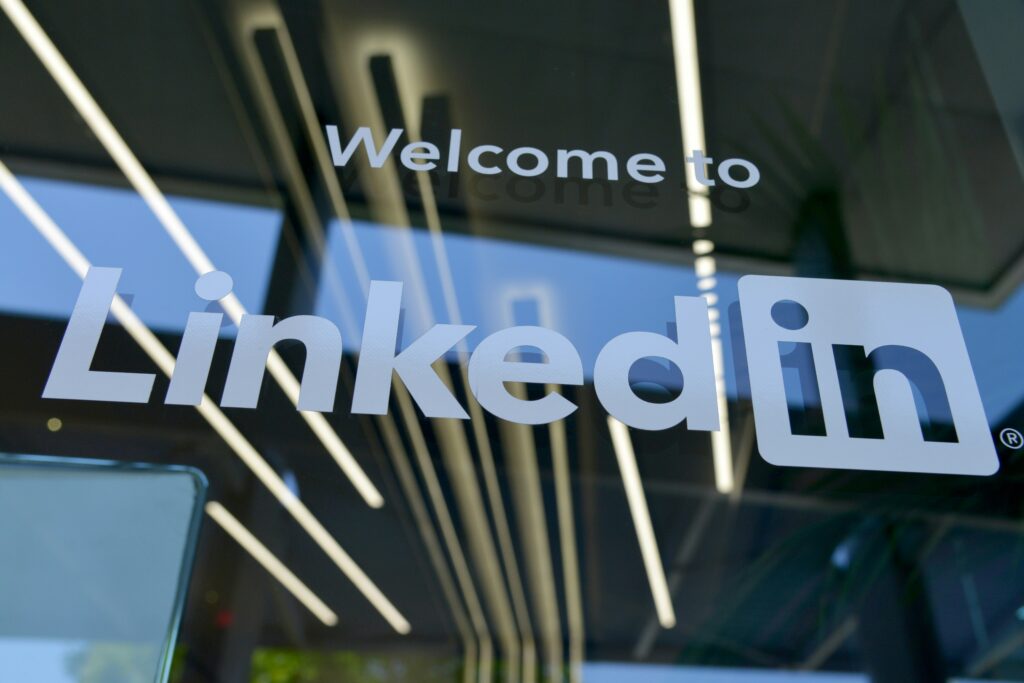 How To Use LinkedIn Articles To Build B2B Authority?
